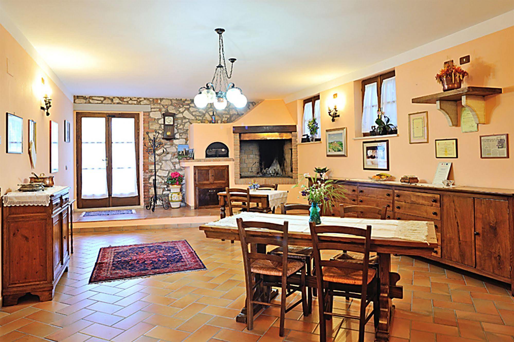 Agriturismo La Buca Di Bellugi San Quirico dʼOrcia Extérieur photo